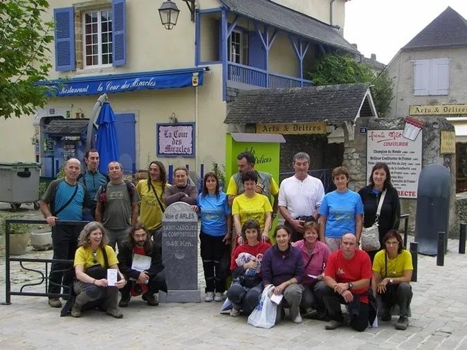 San Bur retoma el Camino de Santiago desde Francia