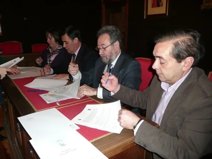 La Junta entrega a San Esteban 140.000 euros para gastos y empleo