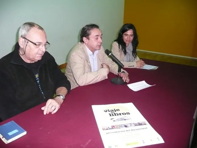 Un viaje mágico por los libros de la mano del bibliobús y Soler