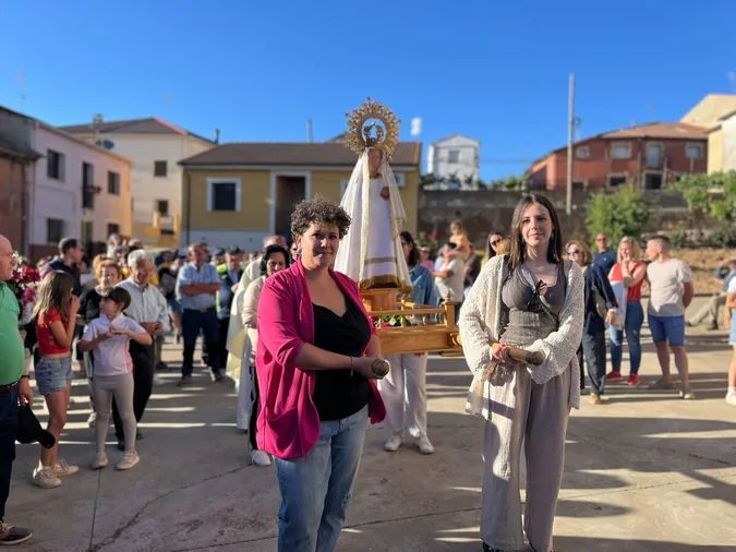 Y Villálvaro vuelve a recibir a su Virgen de las Lagunas