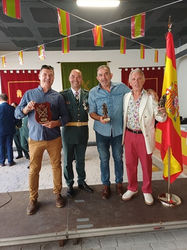 La Guardia Civil rinde honores a la Virgen del Pilar