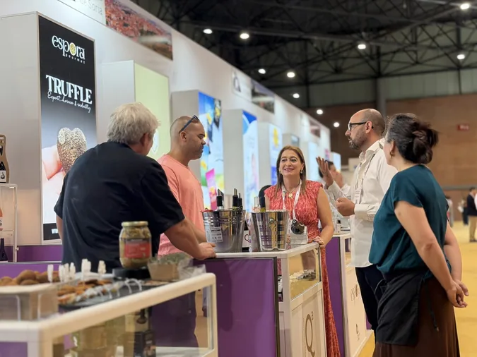 Dos bodegas en la Auténtica Premium Food de Sevilla