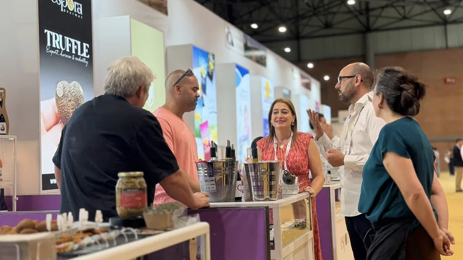 Dos bodegas en la Auténtica Premium Food de Sevilla