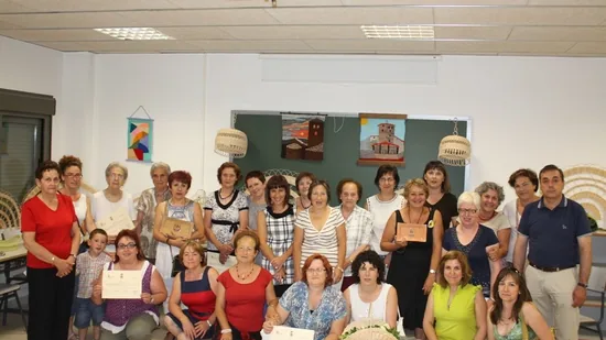 Nueve meses para aprender cestería, alfarería y tapices