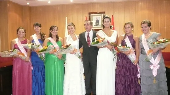 La coronación reunió a las peñas