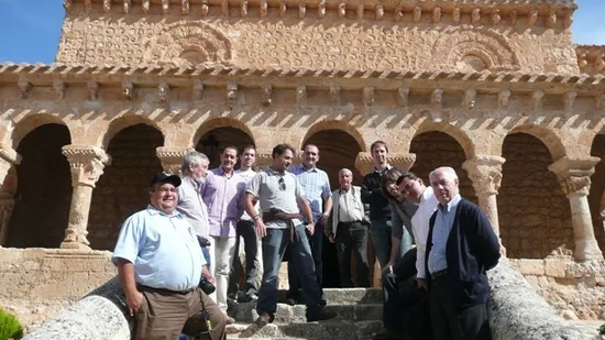 Historiadores mejicanos estudian los grafitos de San Miguel