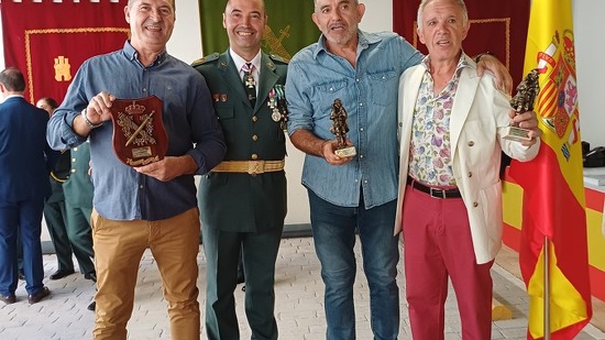 La Guardia Civil rinde honores a la Virgen del Pilar